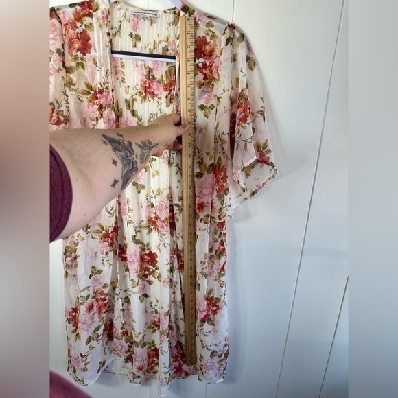 American Eagle Outfitters Romantic Rose Floral Kimono Women’s Size Medium - Picture 7 of 9